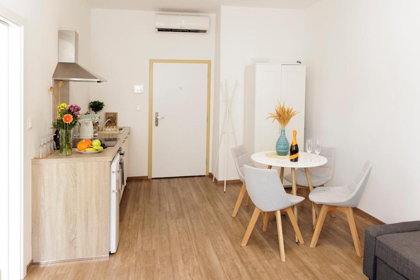 Boutique Flat In Old Town Apartment Bratislava Exterior photo